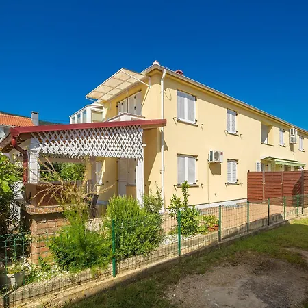 Maya Lorena Apartament *