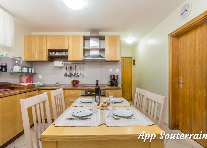 Apartament Maya Lorena *